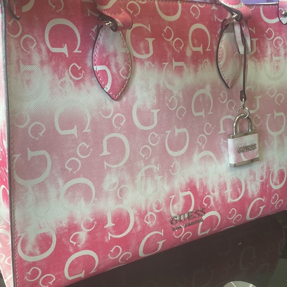 Pink EXCLUSIVE GUESS handbag - Picture 2 of 3